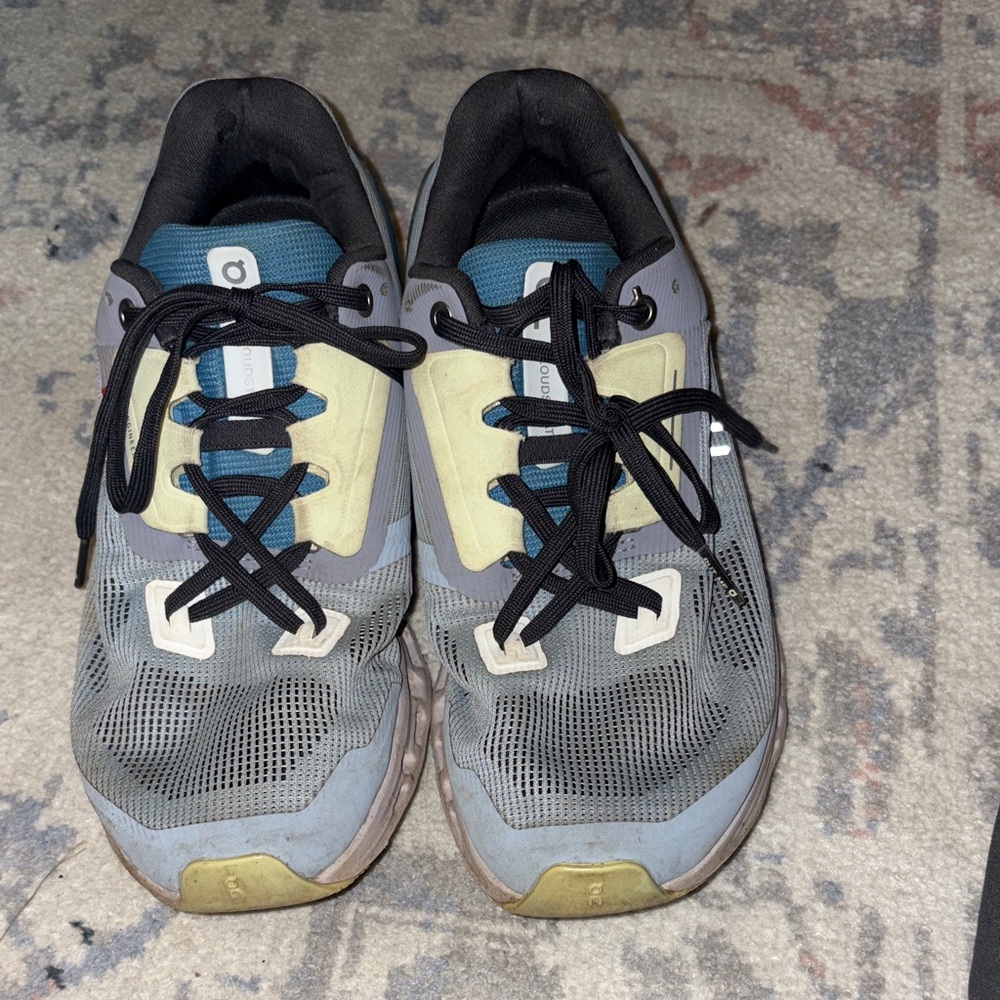 On Clouds Gray and Yellow Athletic Shoes size 7